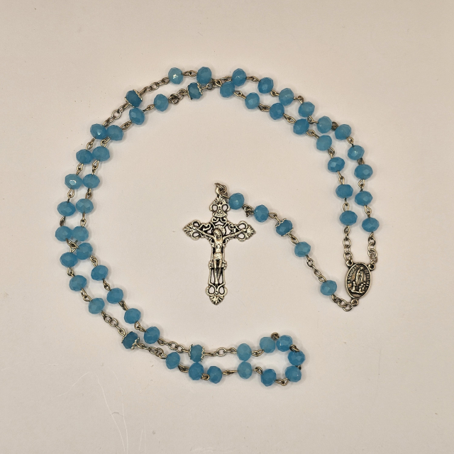 Rosario con Medalla de la Virgen de Fátima y con tierra de Fátima, Crucifijo de Cristo Crucificado