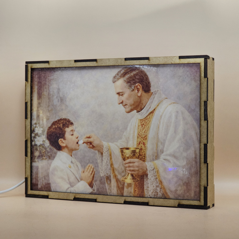 Lámpara con doble imagen  (Nuestro Señor Jesucristo), vista apagada, se esconde la imágen de atras.