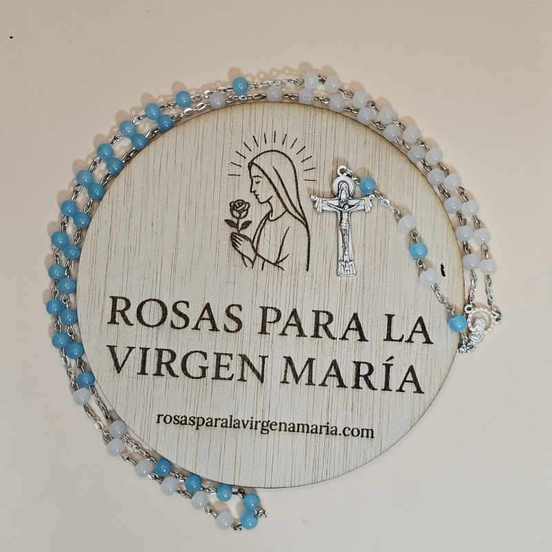 Rosario de cristal azul celeste blanco con Medalla de la Virgen María con el niño Jesus y del Sagrado Corazon de Jesús, Crucifijo De Cristo Crucificado y la Santísima Trinidad