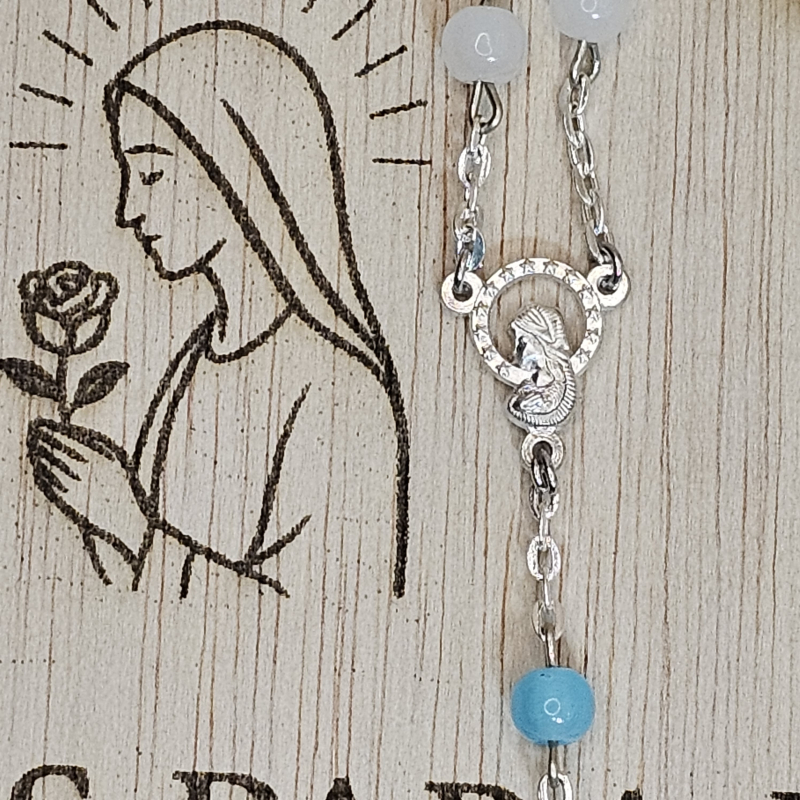 Medalla de la Virgen María con el niño Jesus