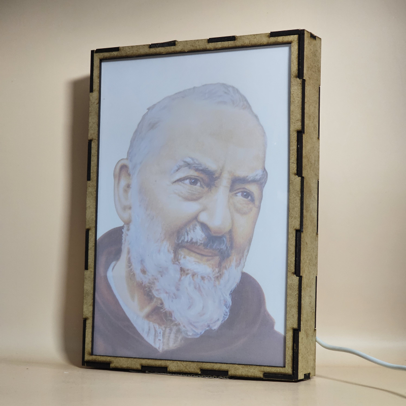 Lámpara con doble imagen  (San Pío de Pietrelcina), vista apagada, se esconde la imágen de atras.