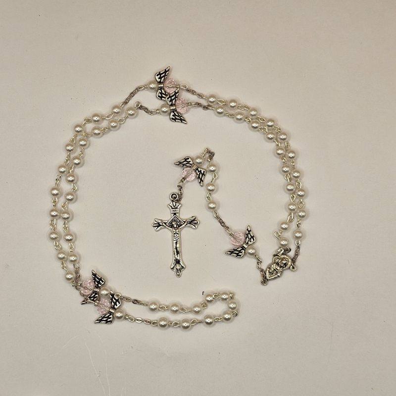Rosario con angeles con Medalla de la Virgen María con el niño Jesús y del Sagrado Corazon de Jesús, Crucifijo de Cristro crucificado
