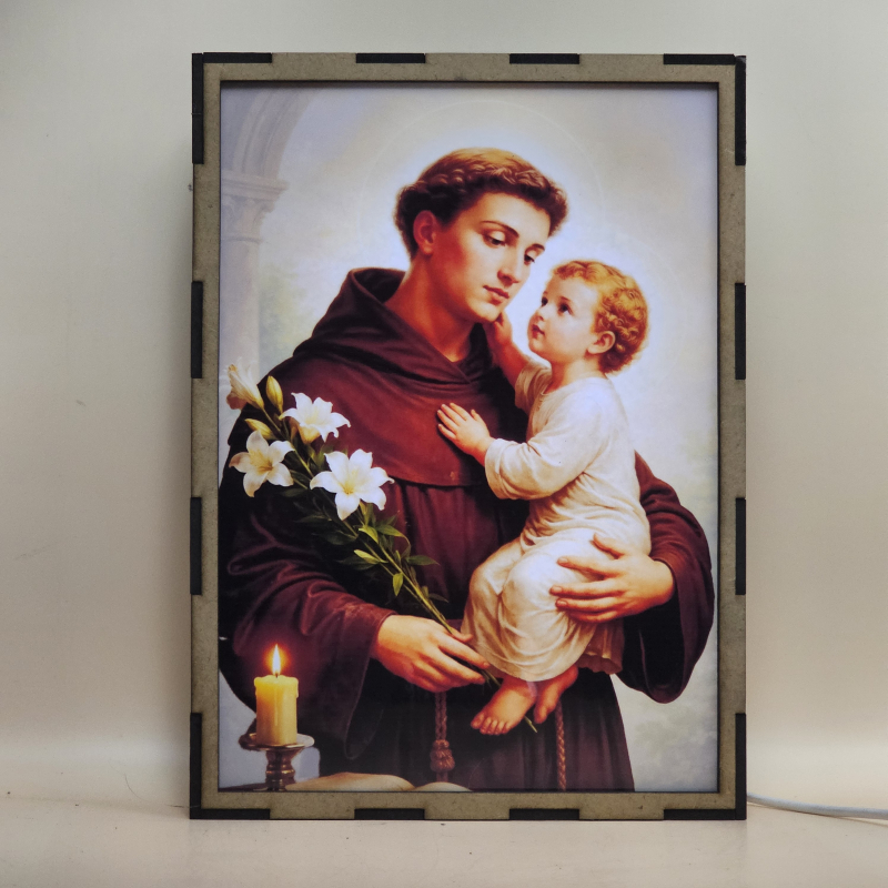 Lámpara LED de San Antonio de Padua con el Niño Jesús y lirios blancos - Encendida con luz Ambiente