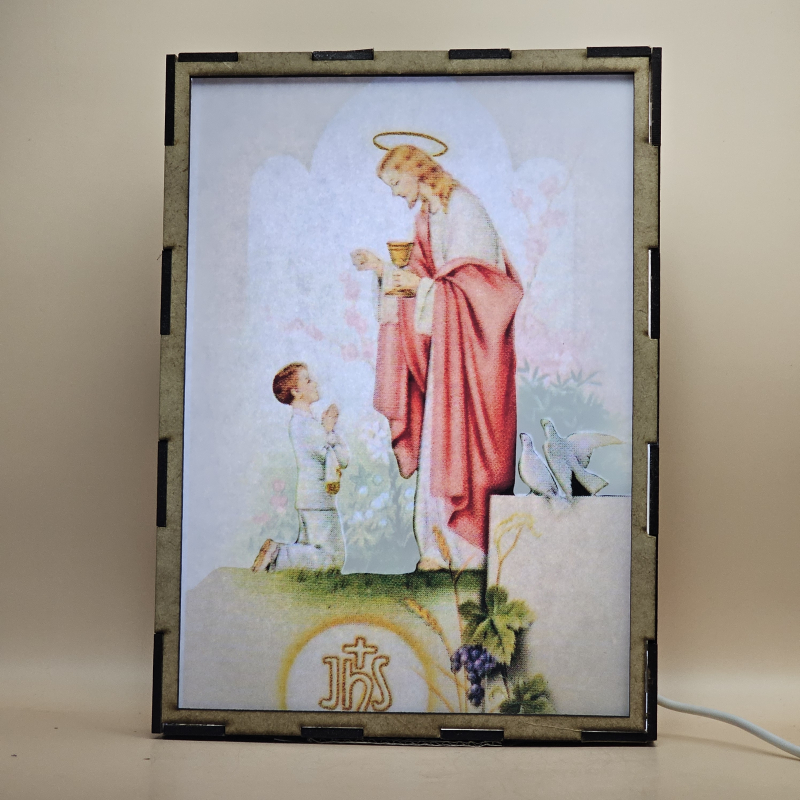 Lámpara con doble imagen  (Nuestro Señor Jesucristo), vista encendida, con luz ambiente, donde se revela la ilustración completa al encender la luz LED.