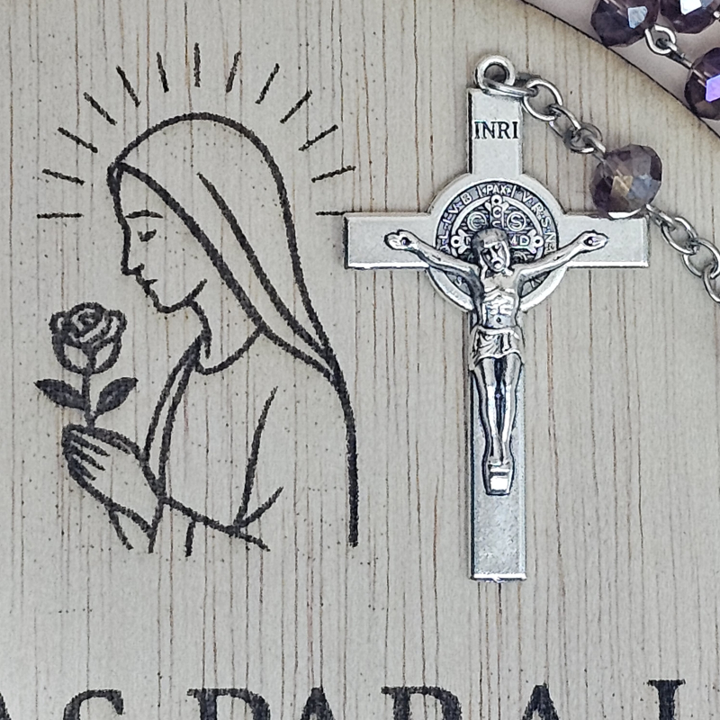 Crucifijo Cristo crucificado, medalla san Benito