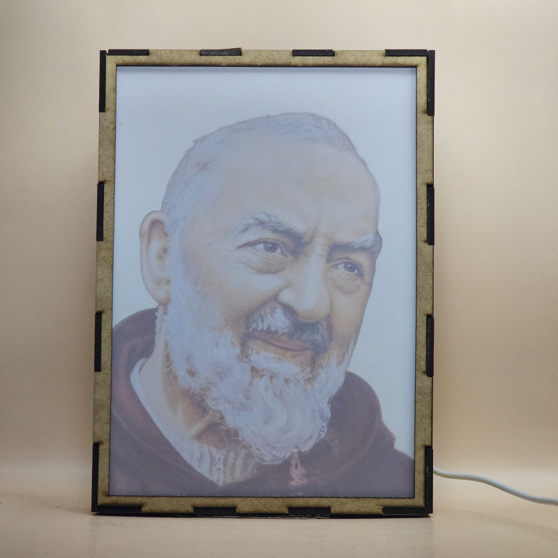 Lámpara con doble imagen  (San Pío de Pietrelcina), vista apagada, se esconde la imágen de atras.