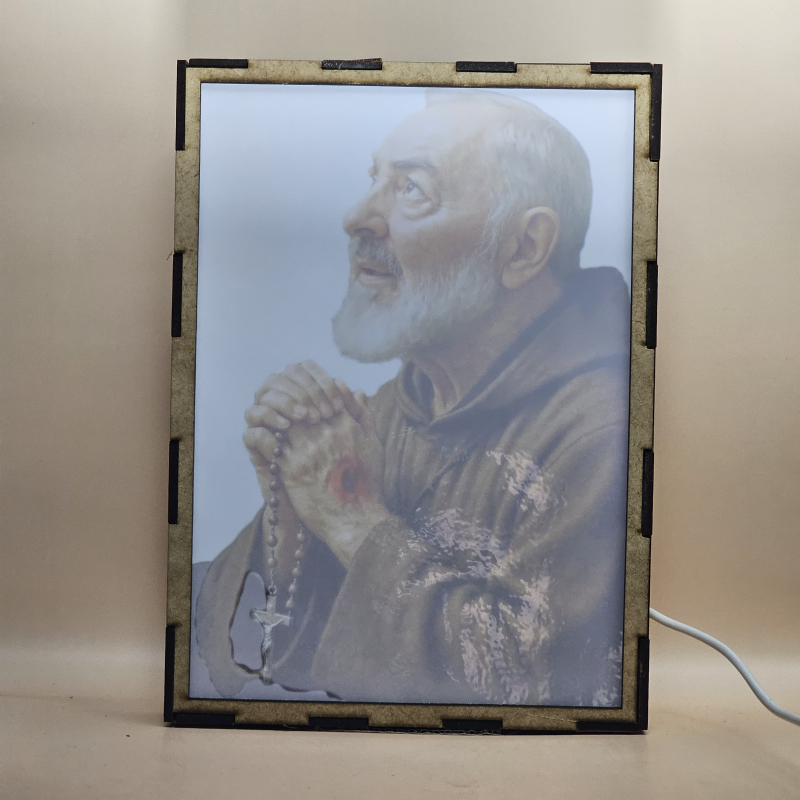 Lámpara con doble imagen  (San Pío de Pietrelcina), vista apagada, se esconde la imágen de atras.