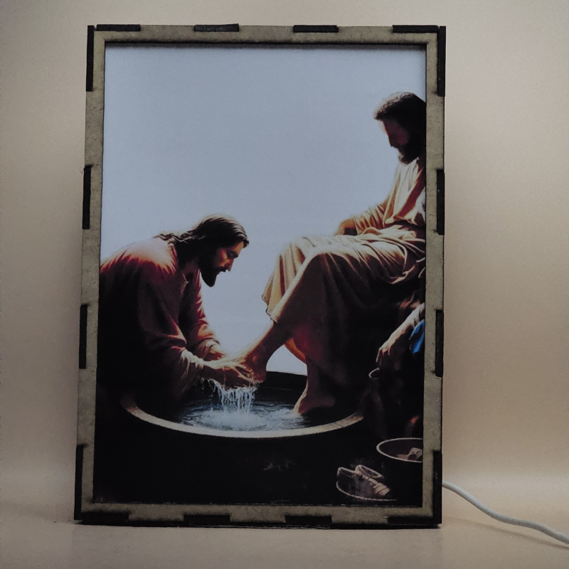 Lámpara con doble imagen  (Nuestro Señor Jesucristo), vista apagada, se esconde la imágen de atras.