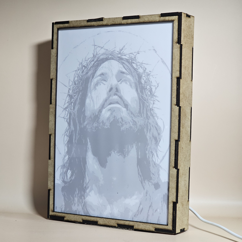 Lámpara con doble imagen el Tercer misterio doloroso La coronación de espinas (Nuestro Señor Jesucristo), vista apagada, se esconde la imágen de atras.