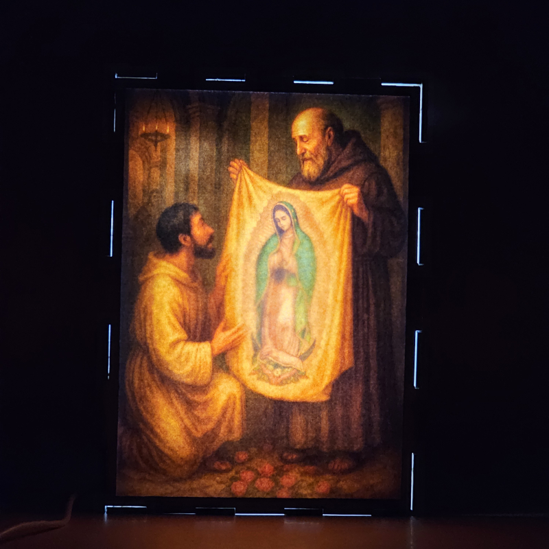 Lámpara con doble imagen  (Virgen de Guadalupe), vista encendida, donde se revela la ilustración completa al encender la luz LED.