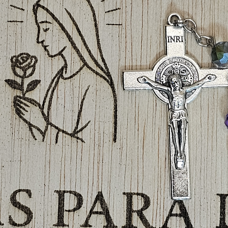 Crucifijo Cristo crucificado, medalla san Benito