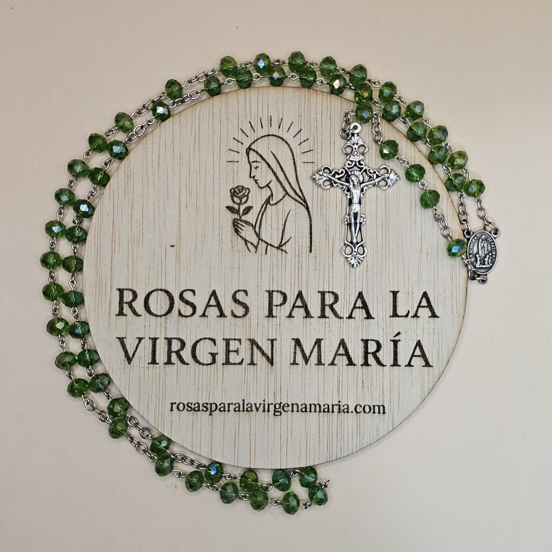 Rosario verde de cristal semi transparente con Medalla de la Virgen de Fátima y con tierra de Fátima, Crucifijo de Cristo Crucificado