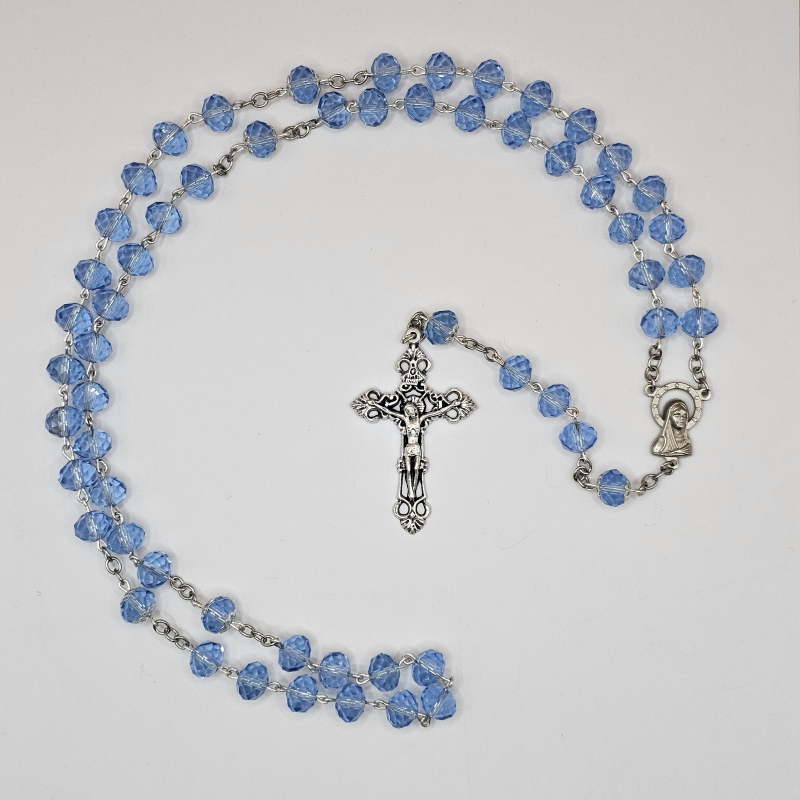 Rosario de cristal grande con cuentas azules facetadas y medalla de la virgen María y el sagrado Corazón de Jesús